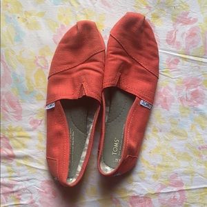 Toms size 8